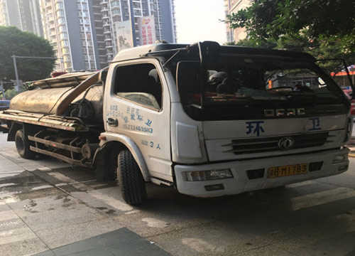 吸糞車